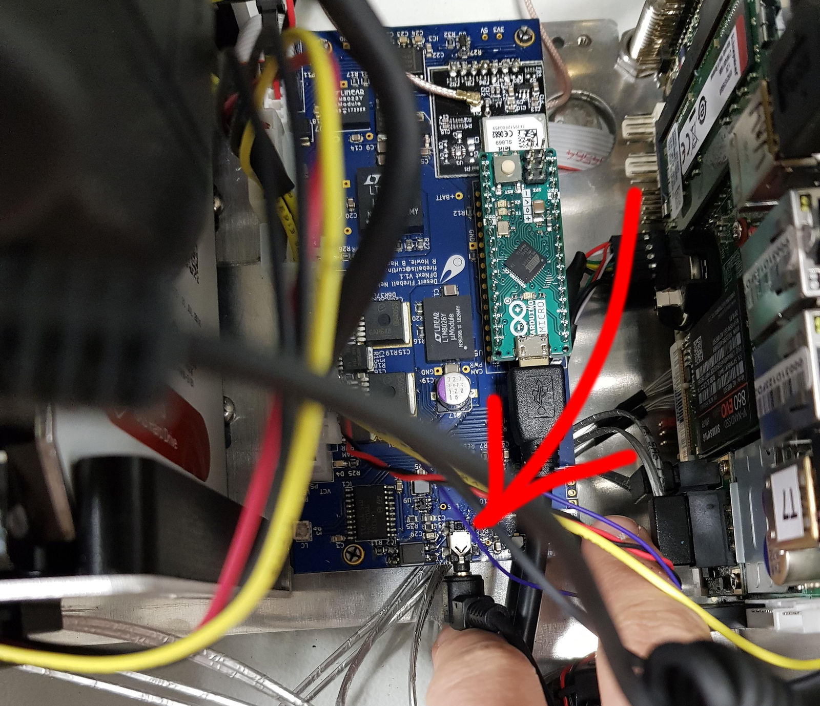 lens_install_shuttercable_a.jpg